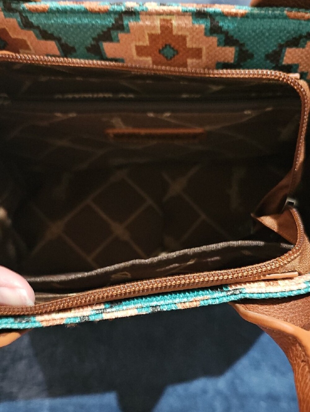 Wrangler Turquoise Southwestern Pattern Tote with Brown Trim - Picture 4 of 6